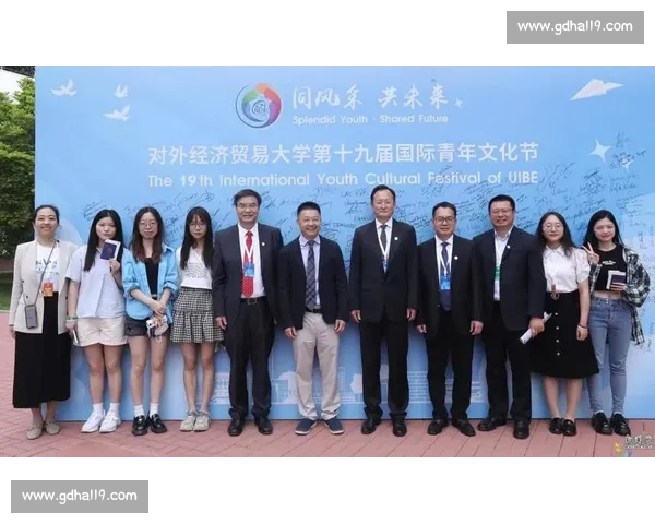 全球化背景下的经济合作与文化交流：推动全球可持续发展的新机遇与挑战